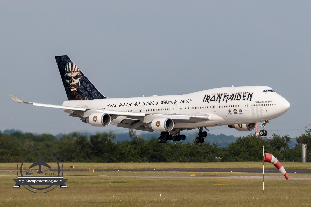 20160526 Air Atlanta TF-AAK "Ed Force One" Short Final