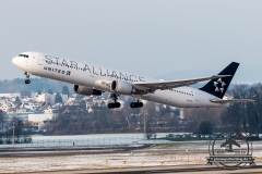 Boeing B767-400 United N76055