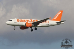 EasyJet A319 G-EZAA