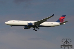 Delta A330-300 N826NW