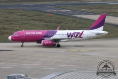 Wizz A320 HA-LWX